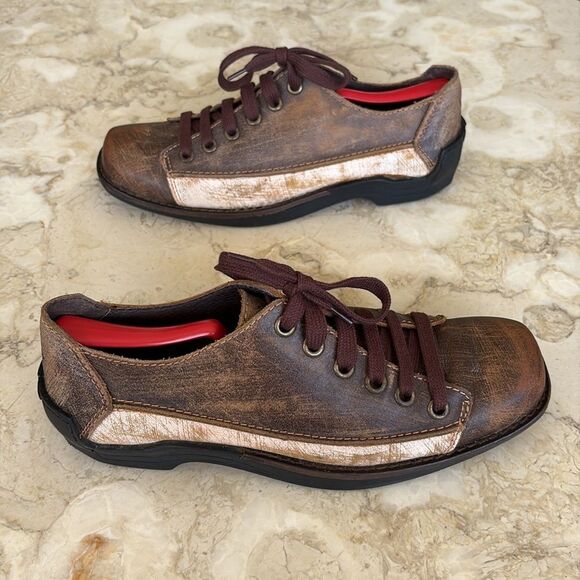 John Fluevog Tough Loves  Fondly Distressed Leather Lace Up Shoes - Picture 6 of 15